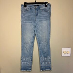 Embroidered hem straight leg Jean